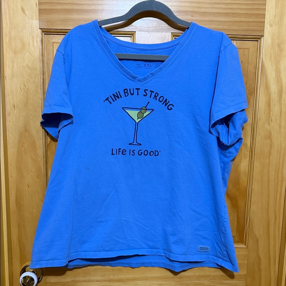 Life Is Good Women's Blue 'Tini But Strong' Short Sleeve Tee, Size XXL.